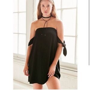 NWT Kimchi Blue Urban Outfitters Off Shoulder Chiffon Mini Dress Medium